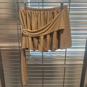 Boohoo shorts size 8